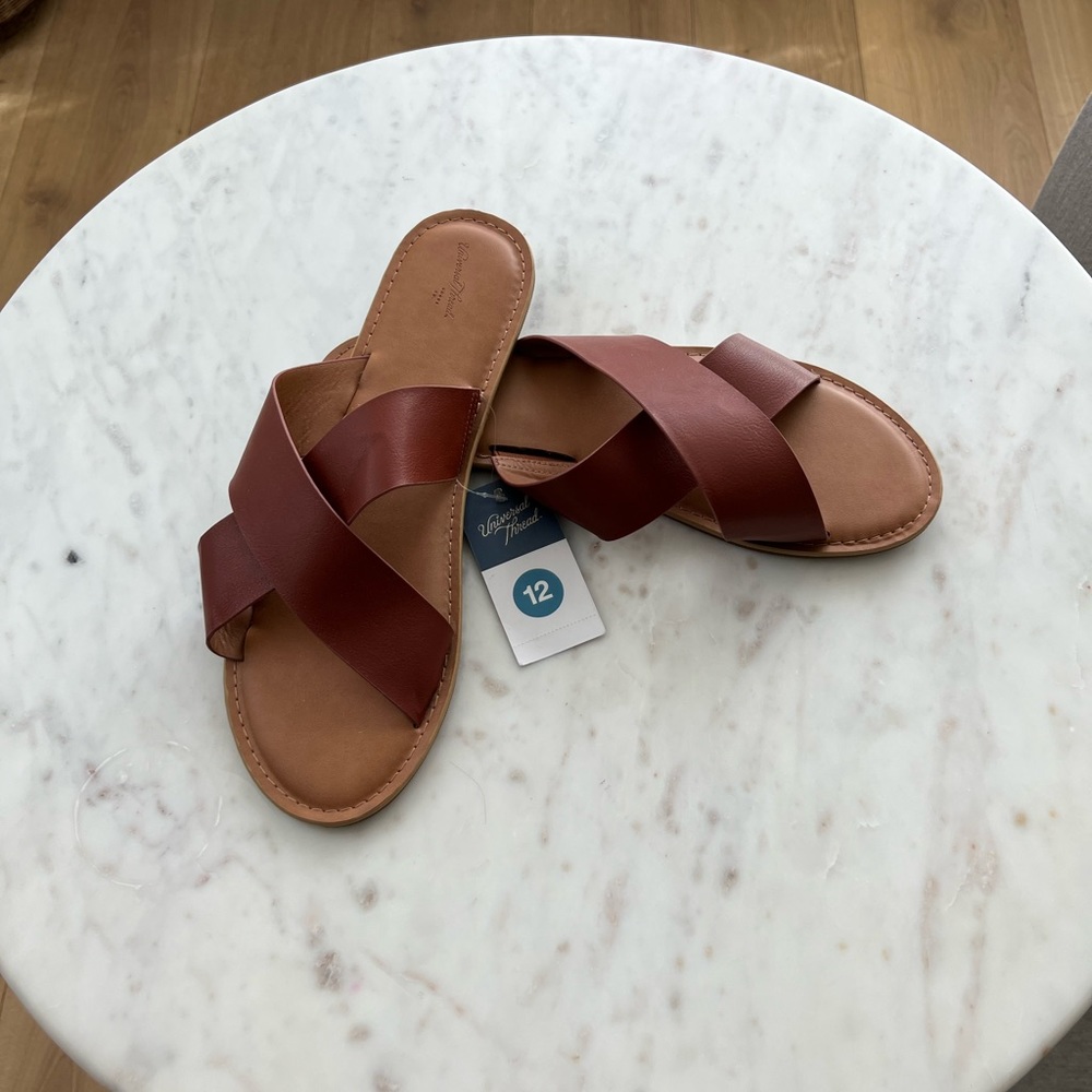 NWT Universal Threads Cross Strap Slip on Sandals